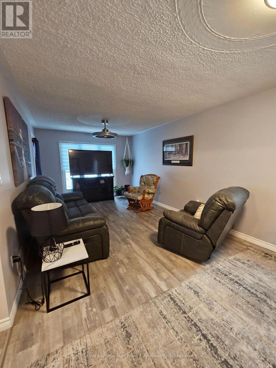 431 Brydges Street, Mattawa, ON - Indoor Photo Showing Other Room