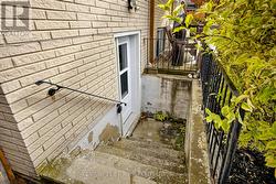 Seperate enterance/walk up -