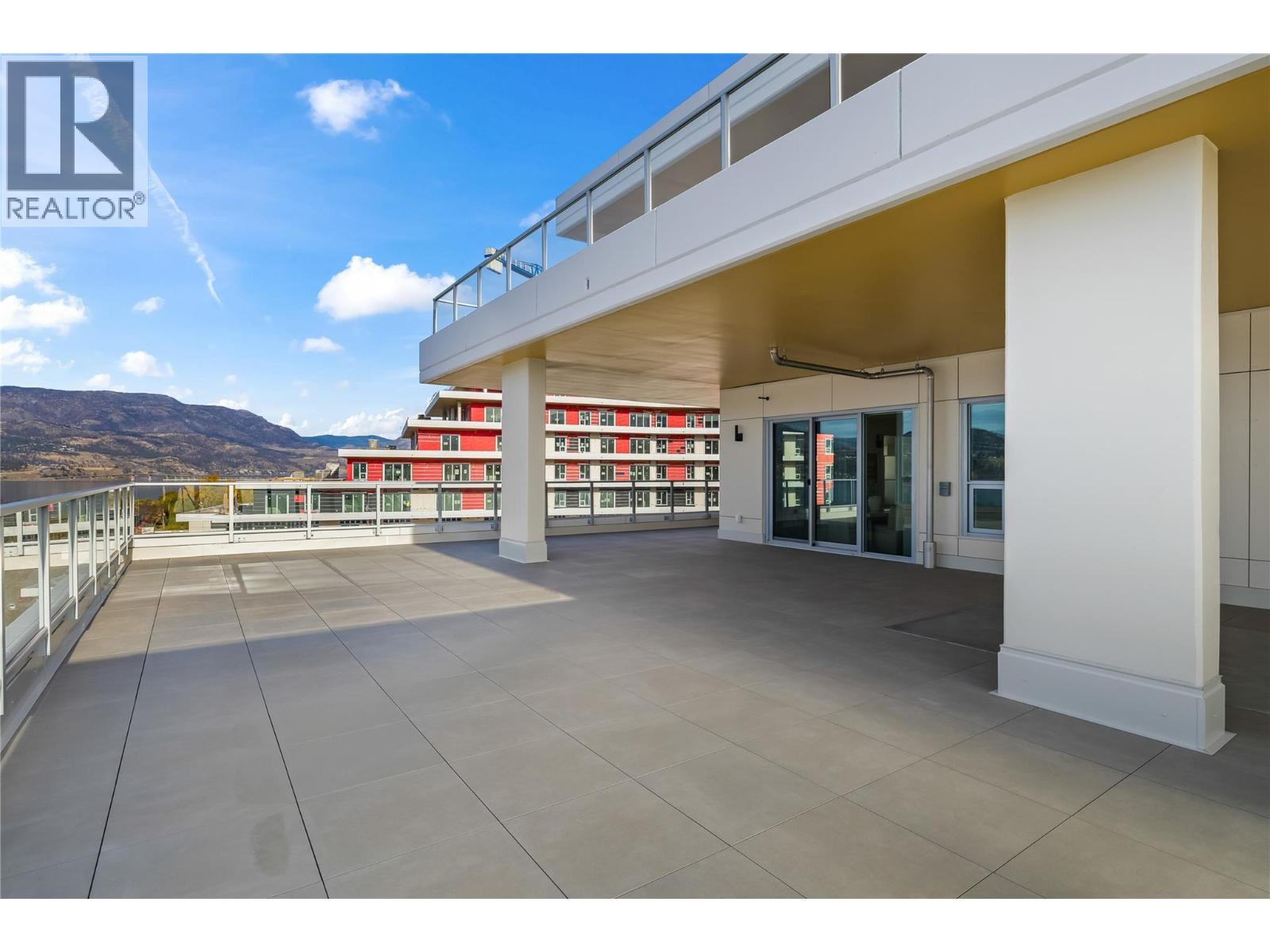 Wrap-around Terrace - 3340 Lakeshore Road Unit# 902, Kelowna, BC - Outdoor