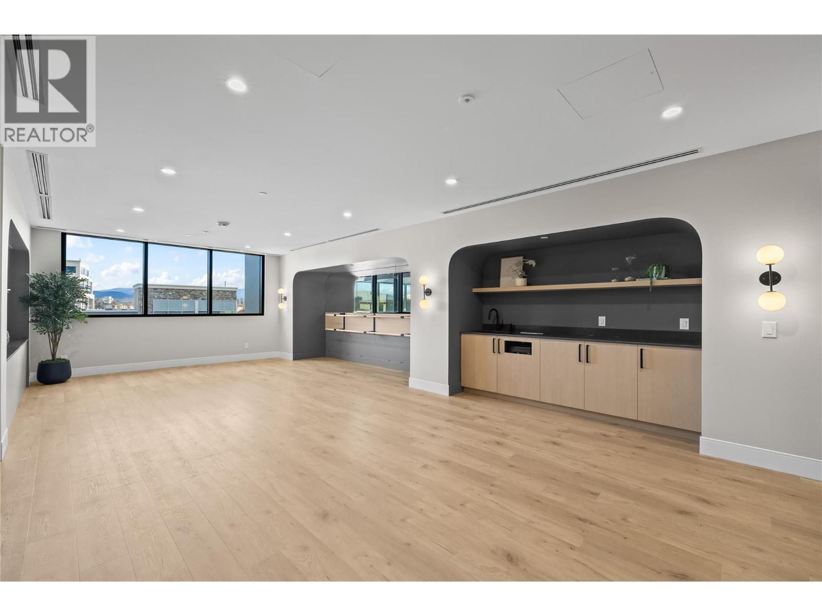 Amenities - 3340 Lakeshore Road Unit# 902, Kelowna, BC - Indoor Photo Showing Other Room