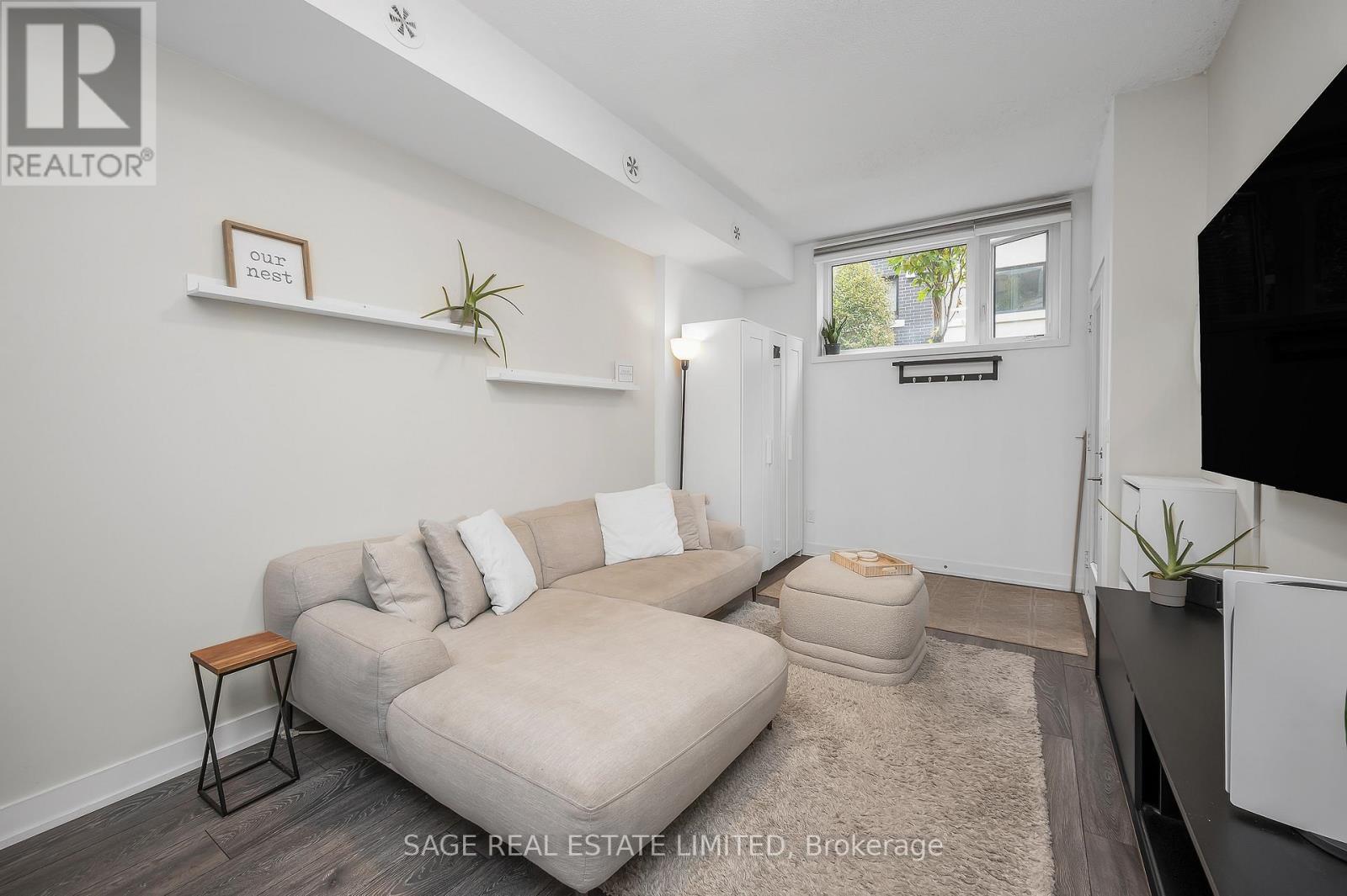 201 - 1137 Cooke Boulevard, Burlington, ON - Indoor