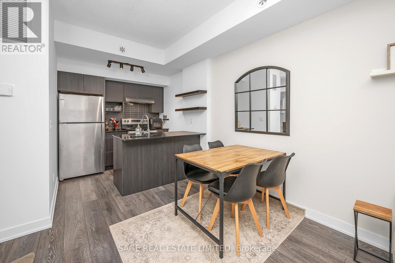 201 - 1137 Cooke Boulevard, Burlington, ON - Indoor