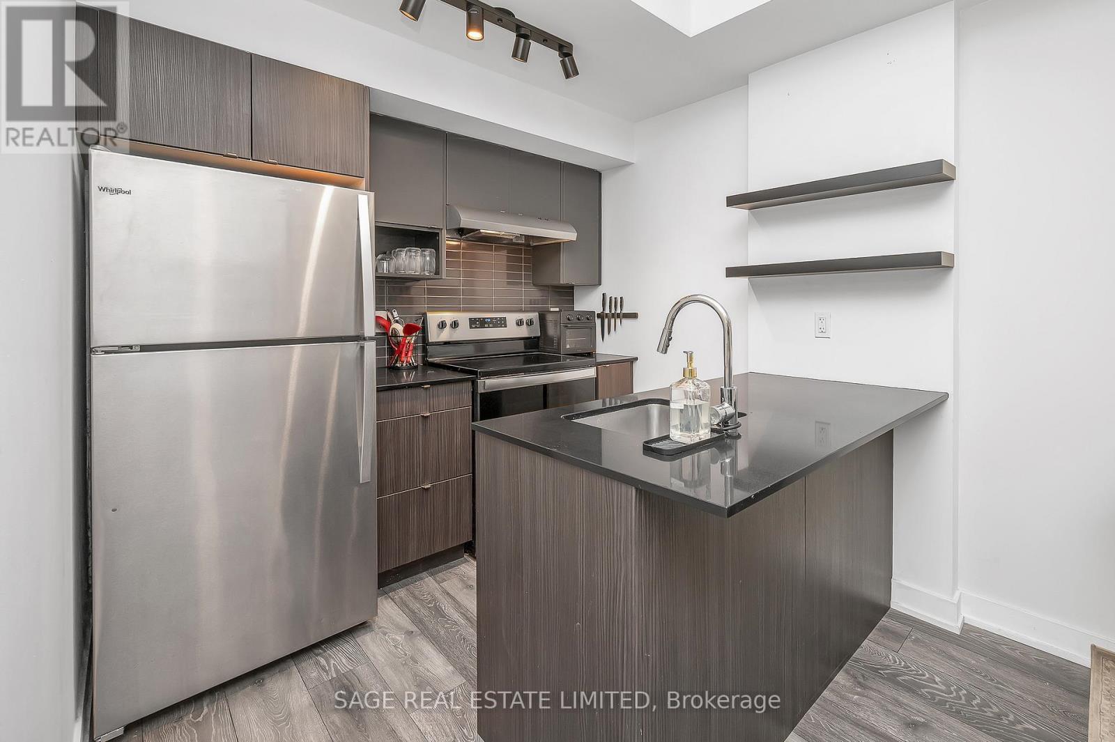 201 - 1137 Cooke Boulevard, Burlington, ON - Indoor Photo Showing Kitchen
