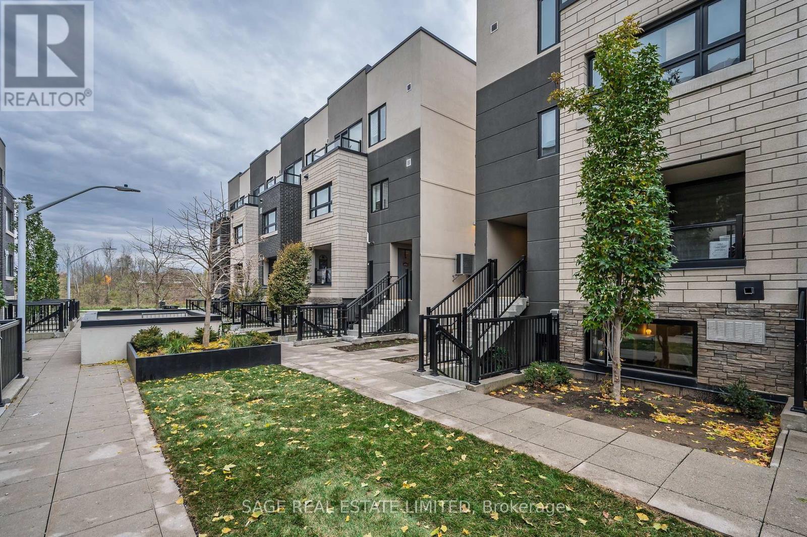 201 - 1137 Cooke Boulevard, Burlington, ON - Outdoor