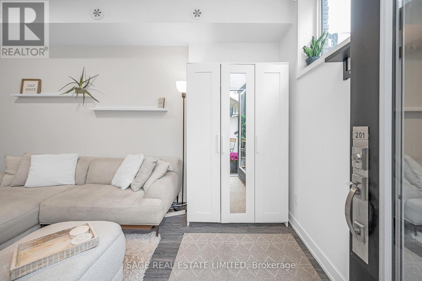 201 - 1137 Cooke Boulevard, Burlington, ON - Indoor