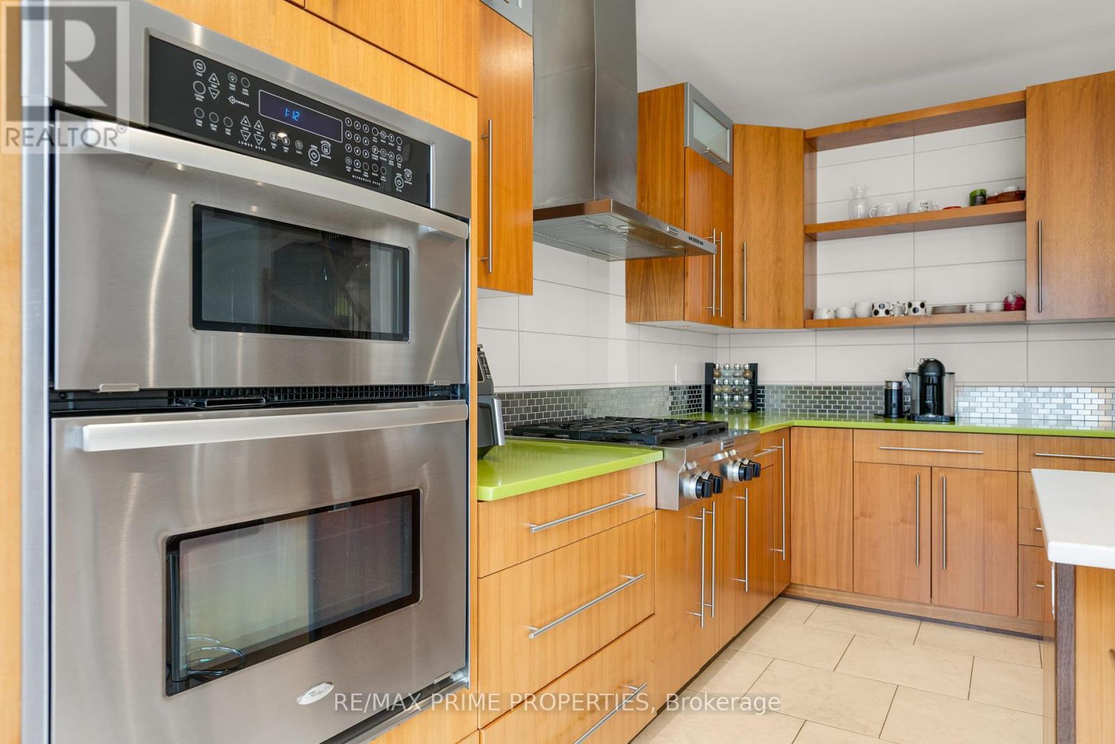 72 Branthaven Street, Ottawa, ON - Indoor Photo Showing Kitchen