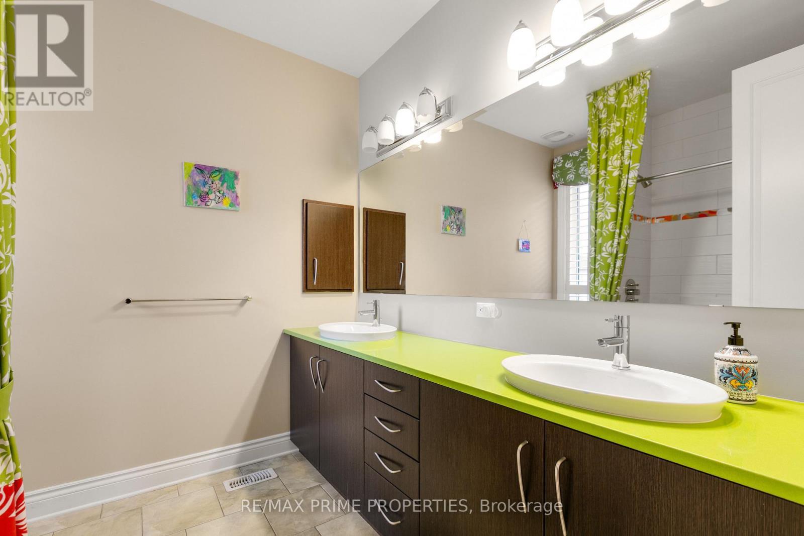 72 Branthaven Street, Ottawa, ON - Indoor Photo Showing Bathroom