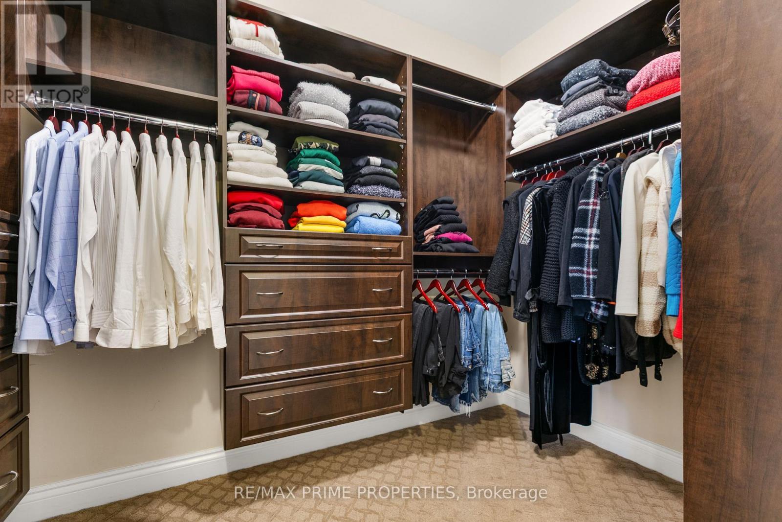 72 Branthaven Street, Ottawa, ON - Indoor With Storage