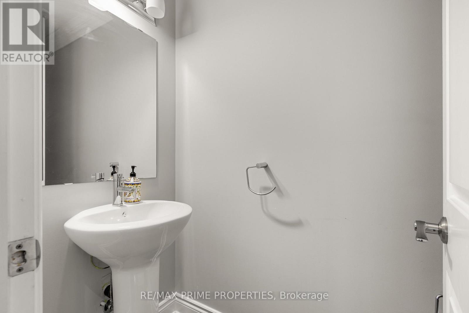 72 Branthaven Street, Ottawa, ON - Indoor Photo Showing Bathroom