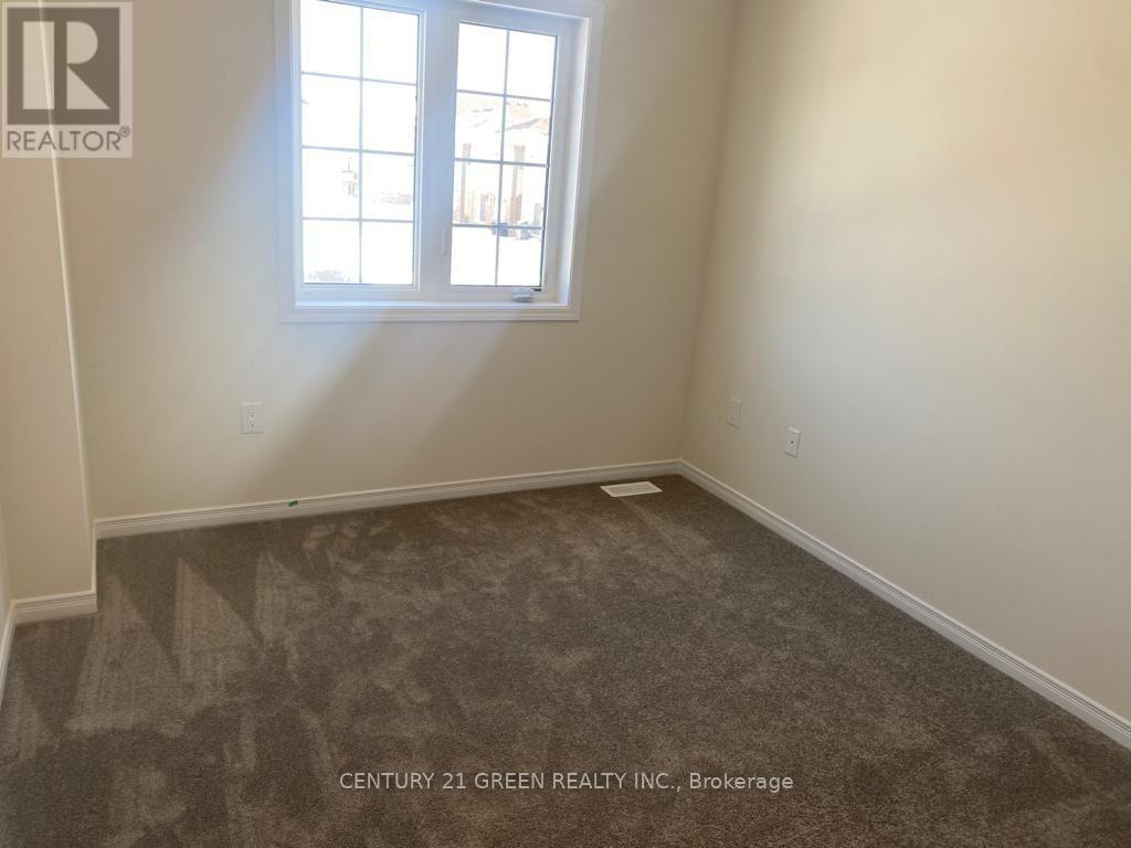 120 Esther Crescent, Thorold, ON - Indoor Photo Showing Other Room