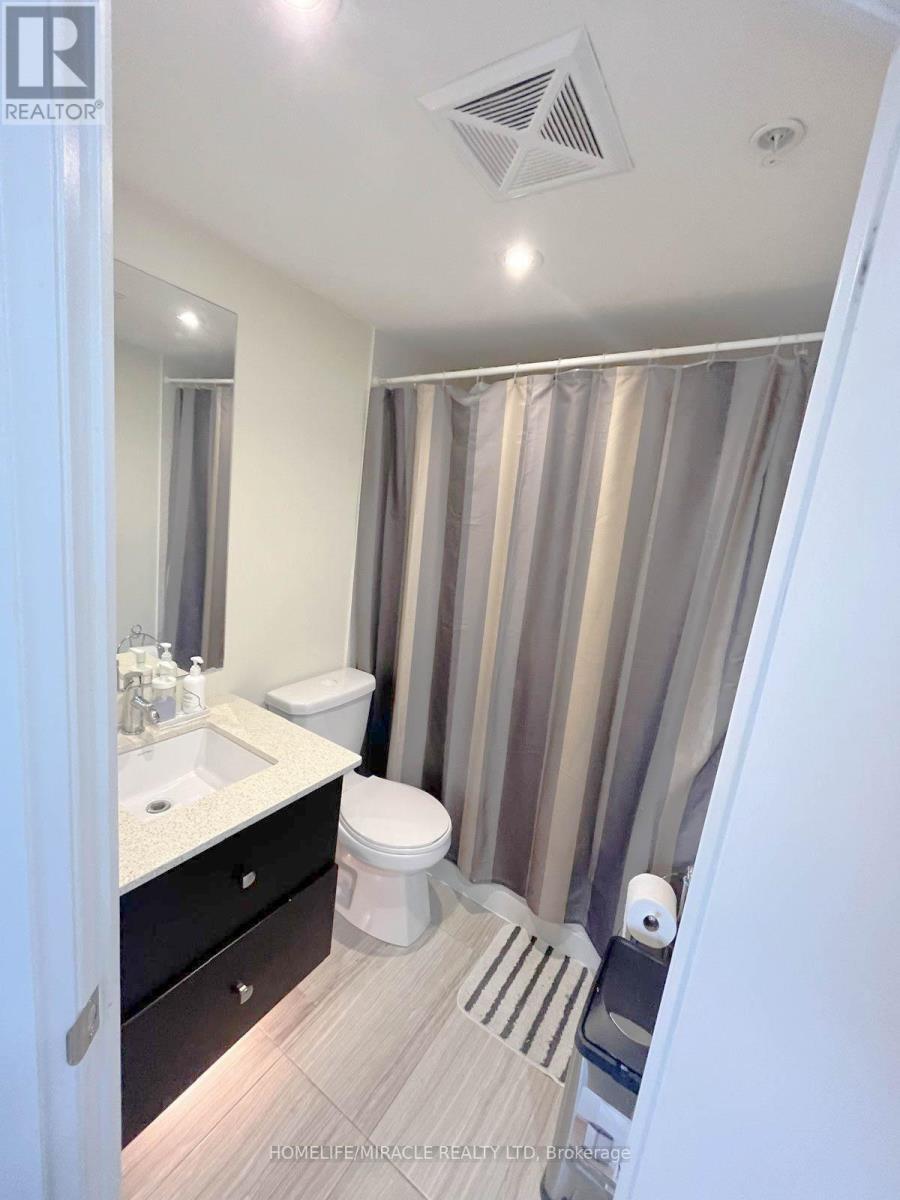 1301 - 565 Wilson Avenue, Toronto, ON - Indoor Photo Showing Bathroom