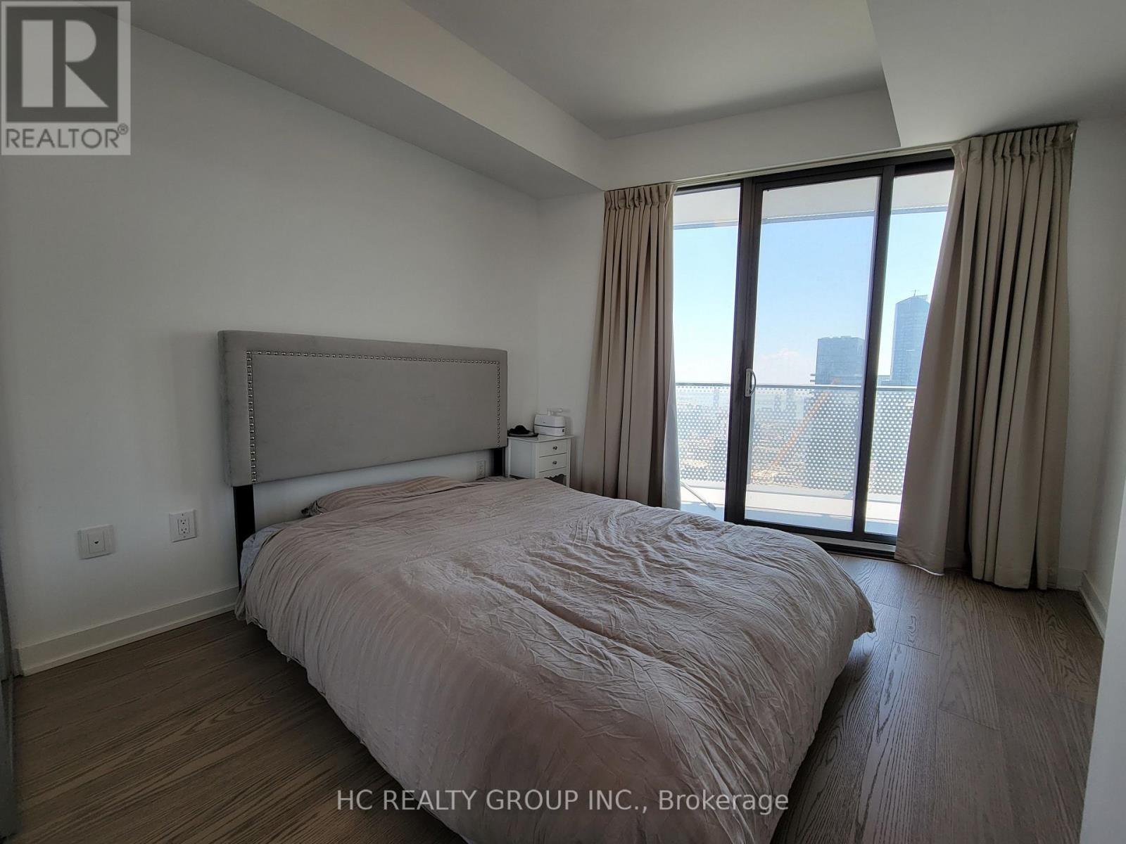 5705 - 11 Wellesley Street W, Toronto, ON - Indoor Photo Showing Bedroom