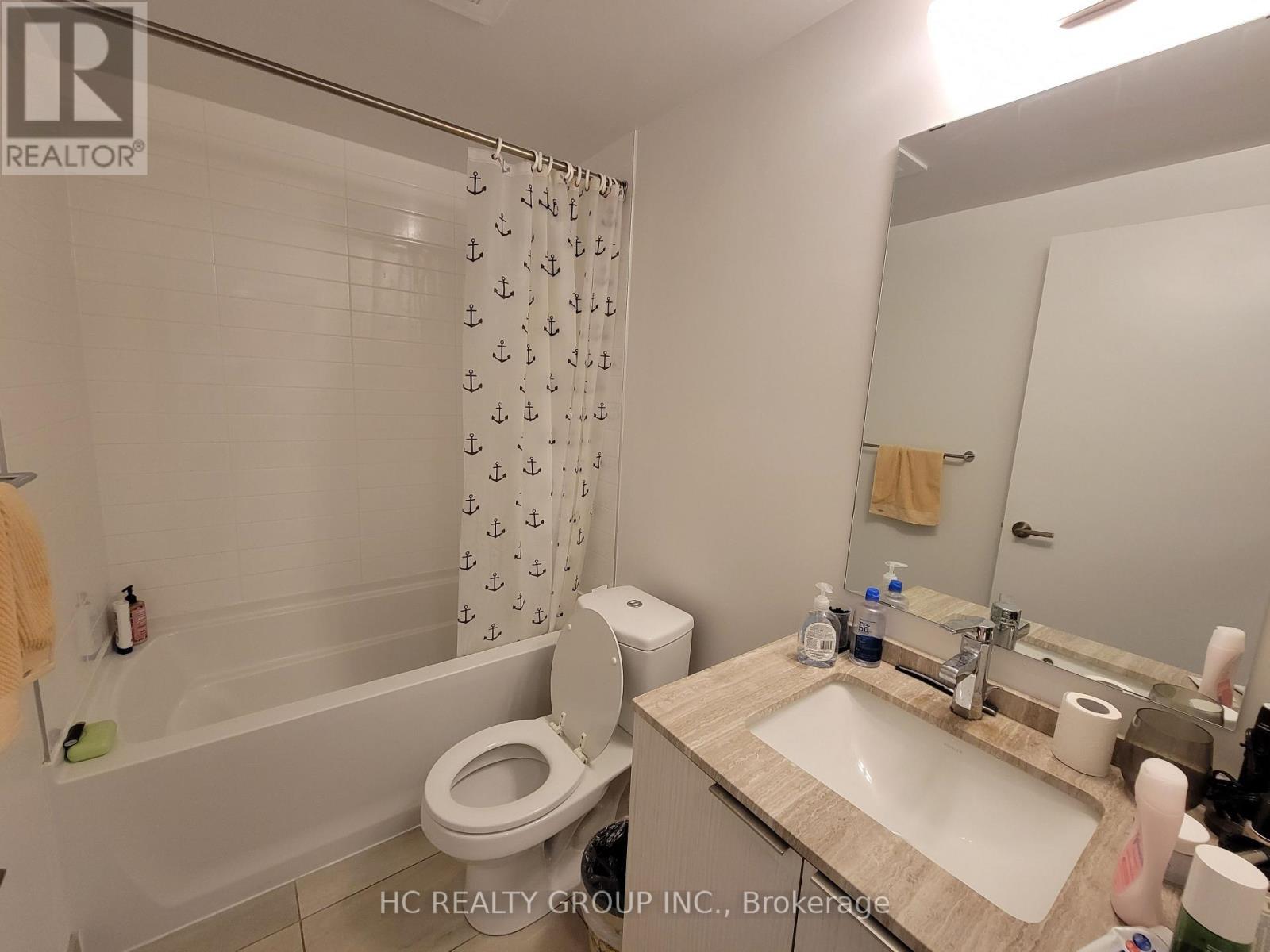 5705 - 11 Wellesley Street W, Toronto, ON - Indoor Photo Showing Bathroom