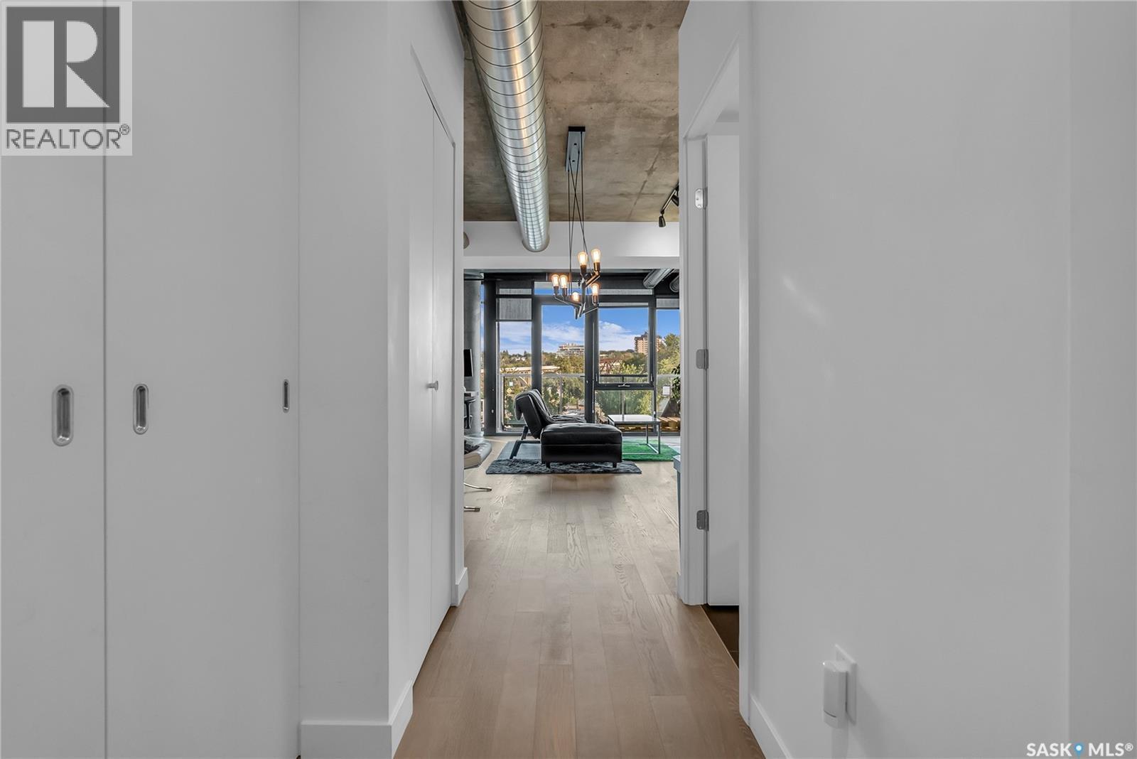 205 490 2Nd Avenue S, Saskatoon, SK - Indoor Photo Showing Other Room