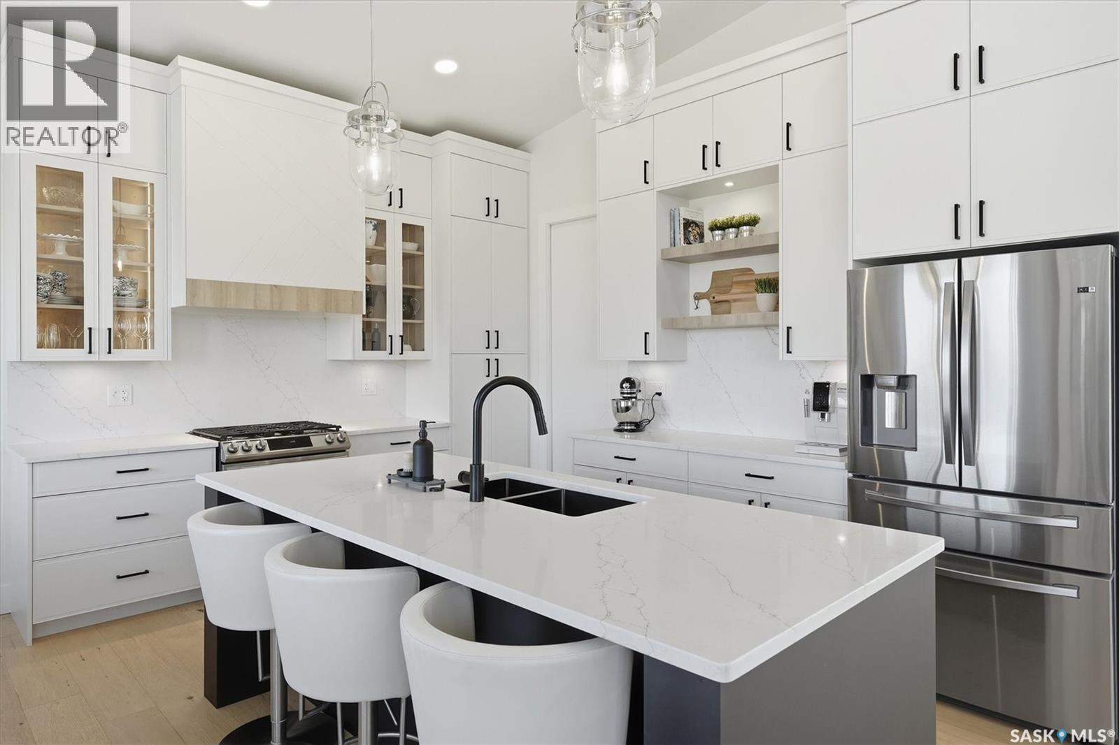 100 Greenbryre Crescent N, Corman Park Rm No. 344, SK - Indoor Photo Showing Kitchen With Double Sink With Upgraded Kitchen