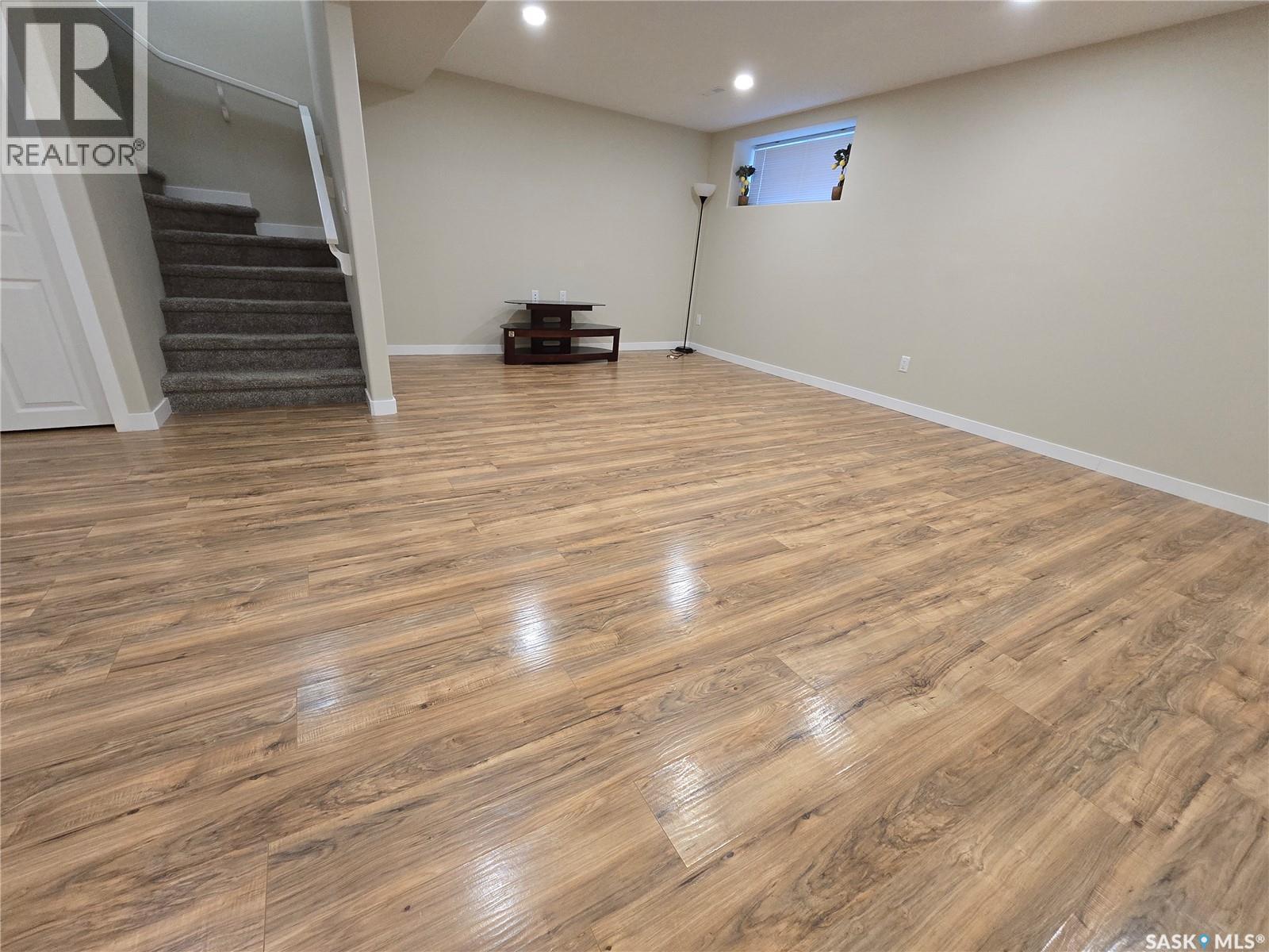 127 315 Dickson Crescent, Saskatoon, SK - Indoor