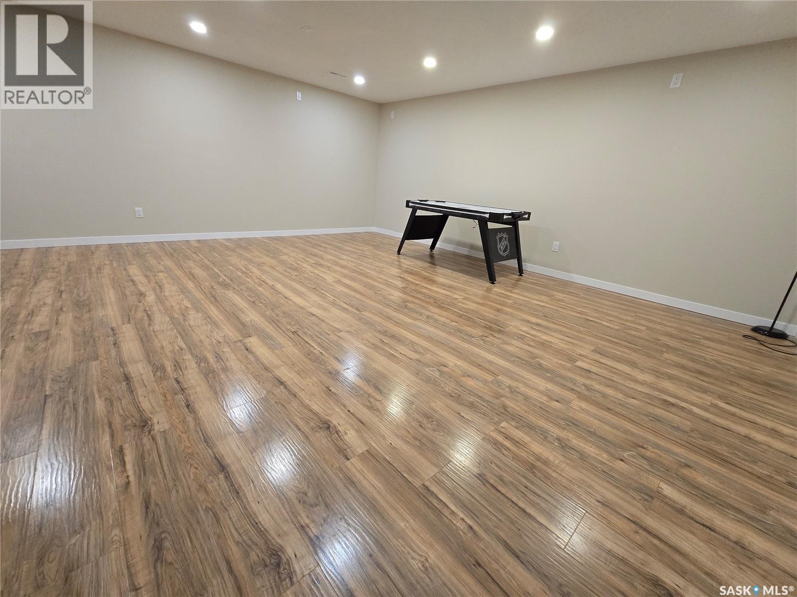 127 315 Dickson Crescent, Saskatoon, SK - Indoor