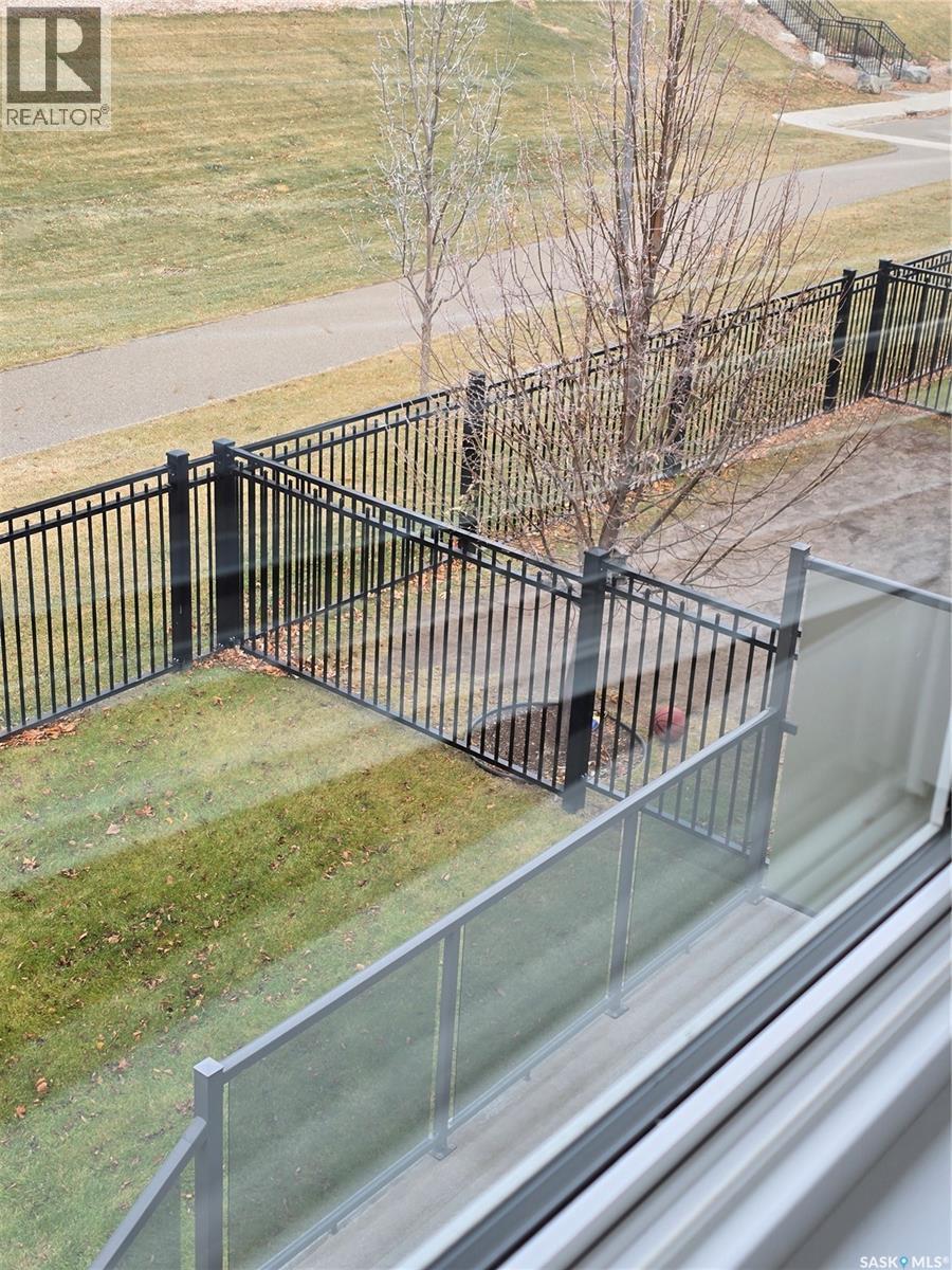127 315 Dickson Crescent, Saskatoon, SK - Outdoor