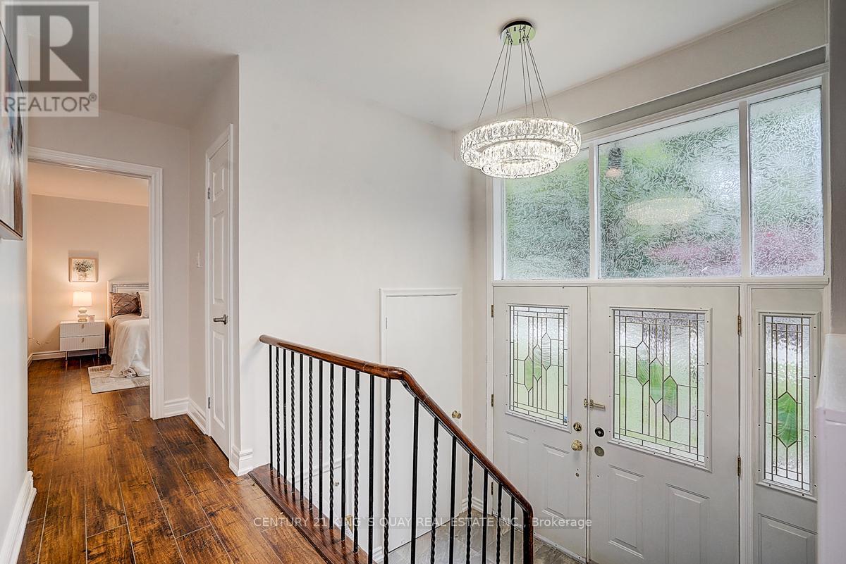 55 Three Valleys Drive, Toronto, ON - Indoor Photo Showing Other Room