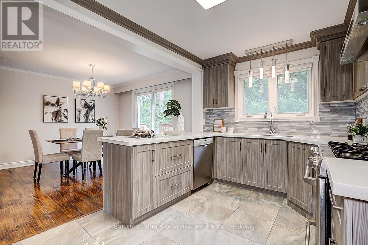 55 Three Valleys Drive, Toronto, ON - Indoor Photo Showing Other Room