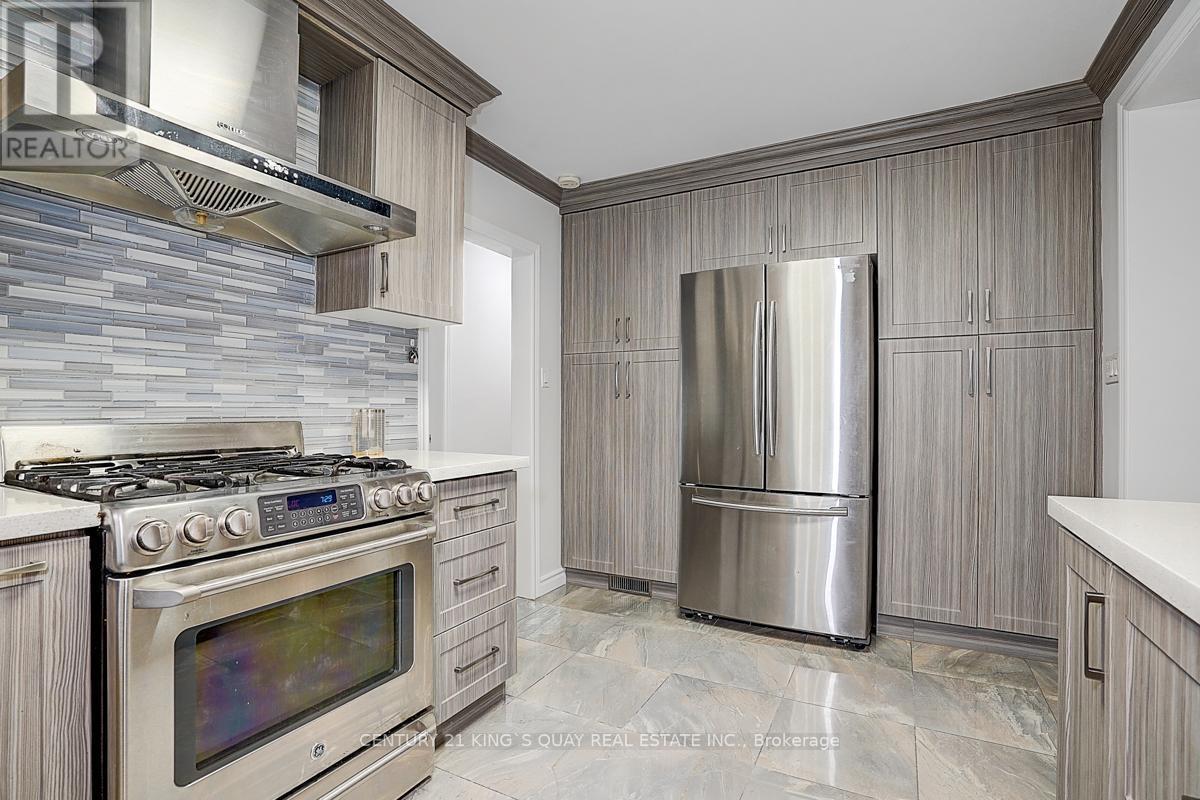 55 Three Valleys Drive, Toronto, ON - Indoor Photo Showing Kitchen