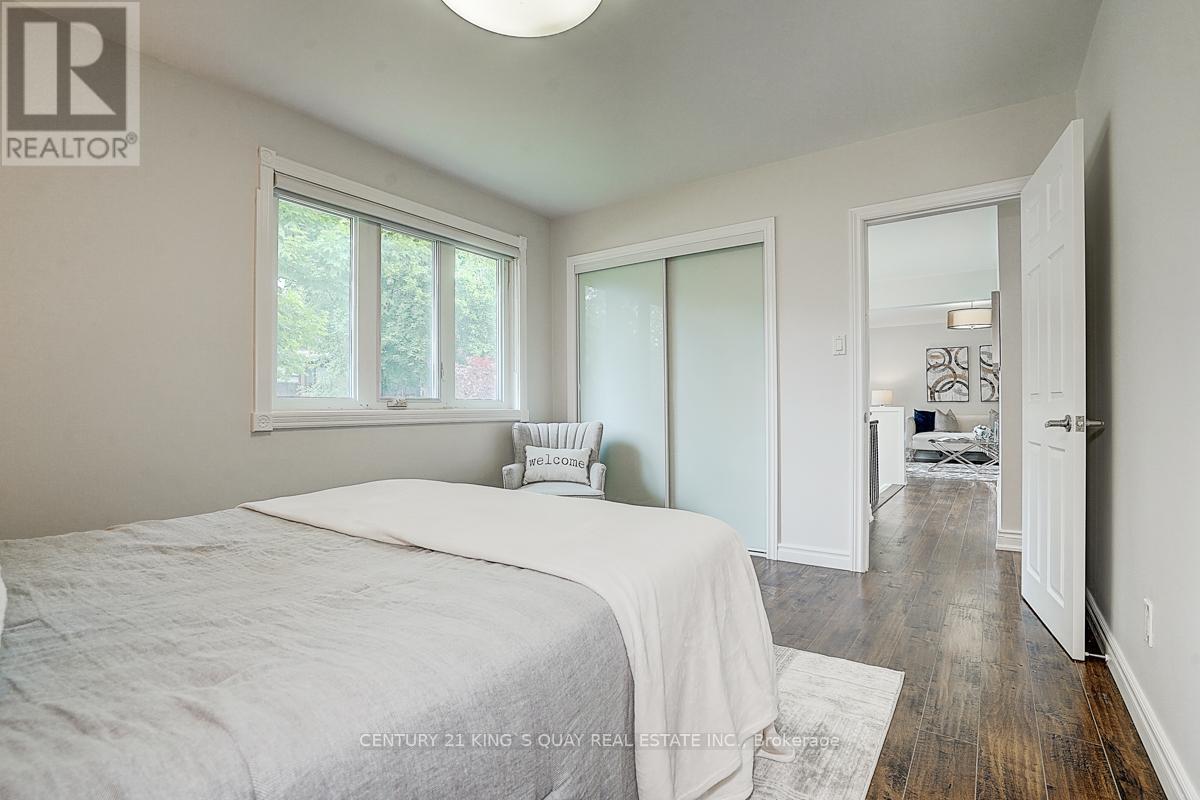 55 Three Valleys Drive, Toronto, ON - Indoor Photo Showing Bedroom