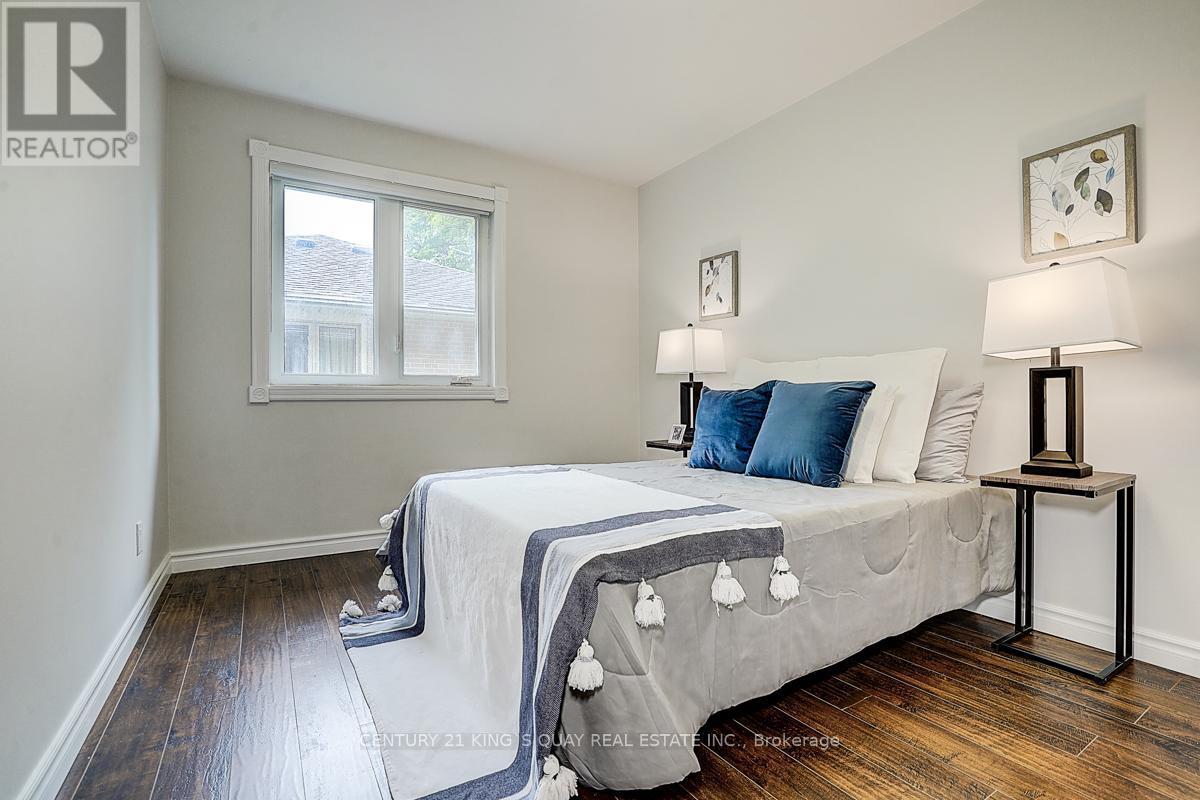 55 Three Valleys Drive, Toronto, ON - Indoor Photo Showing Bedroom