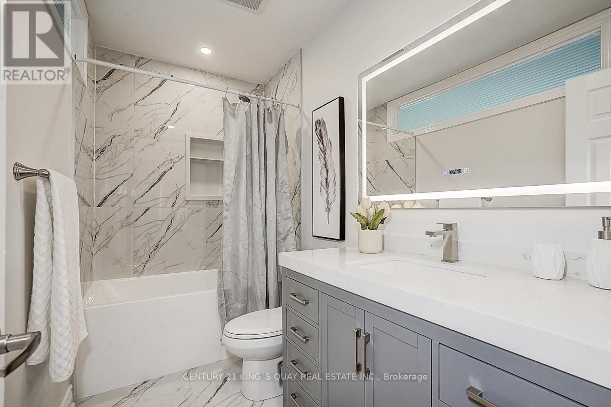 55 Three Valleys Drive, Toronto, ON - Indoor Photo Showing Bathroom
