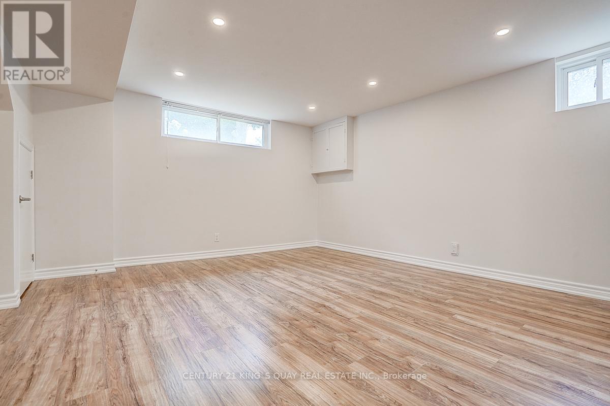 55 Three Valleys Drive, Toronto, ON - Indoor