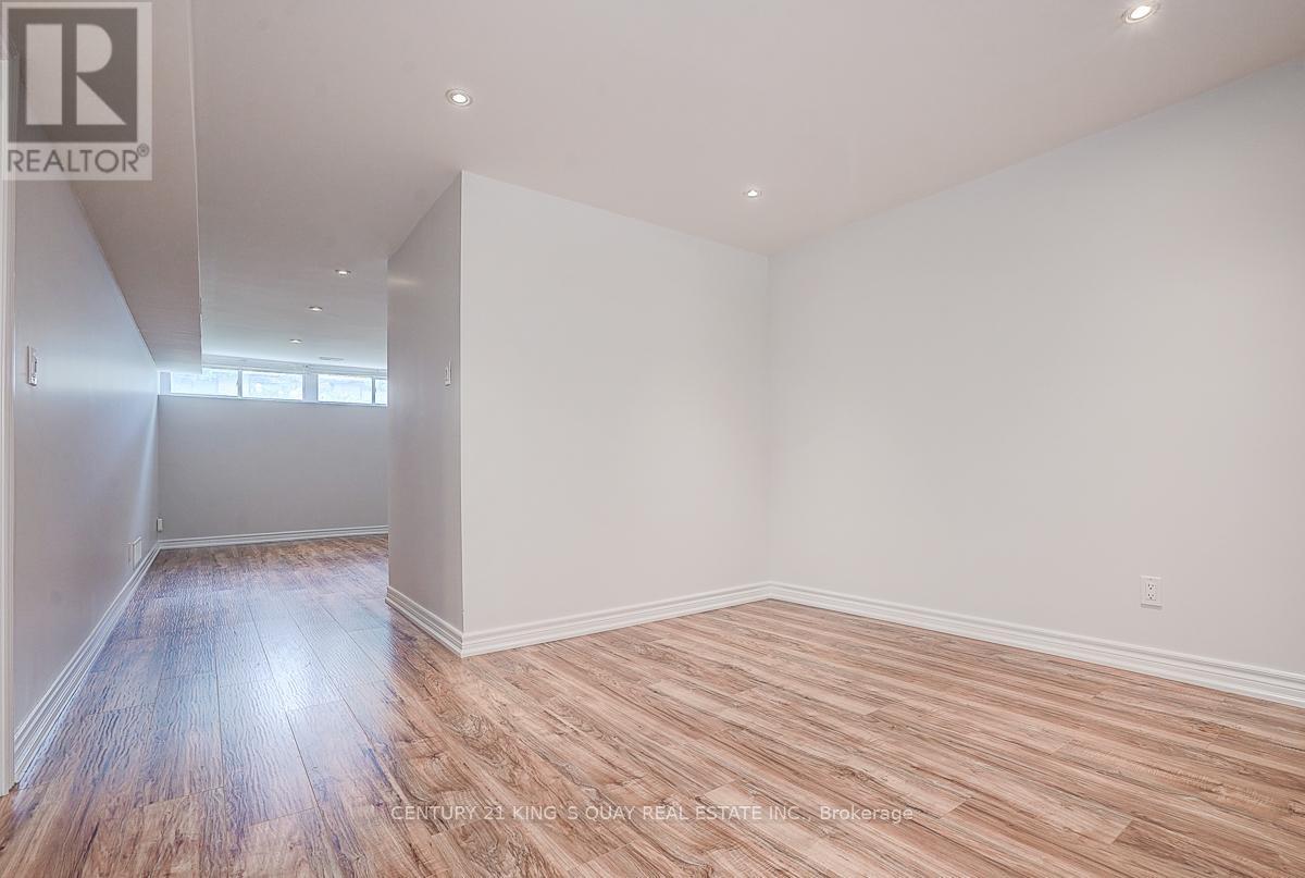 55 Three Valleys Drive, Toronto, ON - Indoor Photo Showing Other Room