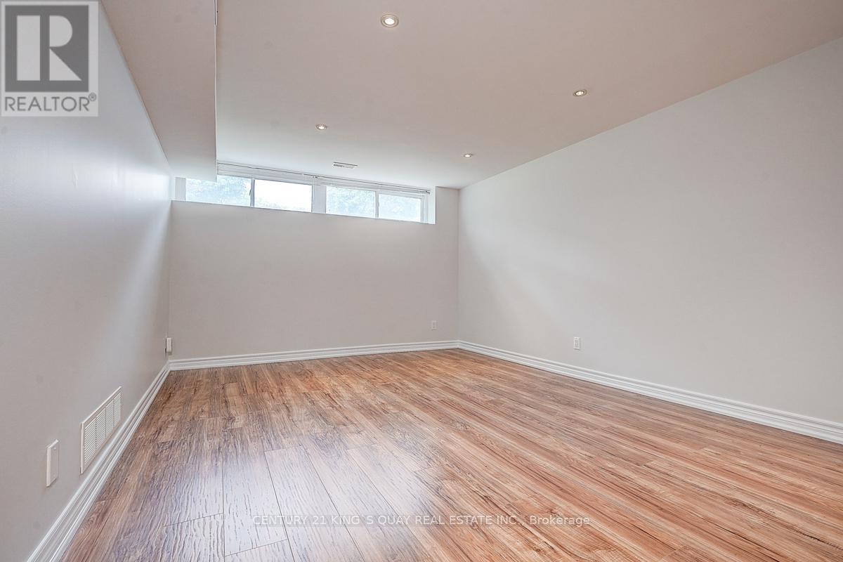 55 Three Valleys Drive, Toronto, ON - Indoor Photo Showing Other Room