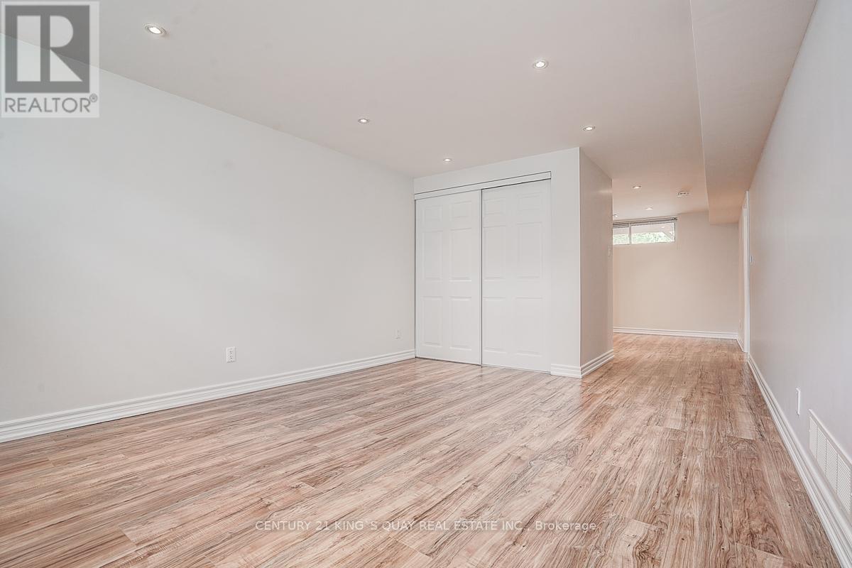 55 Three Valleys Drive, Toronto, ON - Indoor Photo Showing Other Room