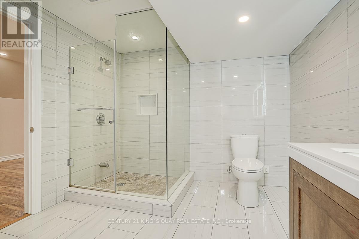 55 Three Valleys Drive, Toronto, ON - Indoor Photo Showing Bathroom