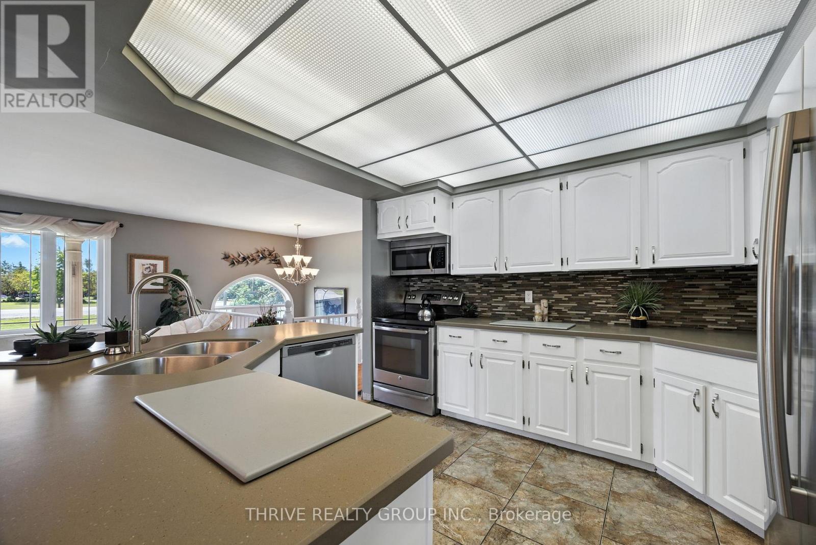 48118 Ron Mcneil Line, Malahide, ON - Indoor Photo Showing Kitchen With Double Sink