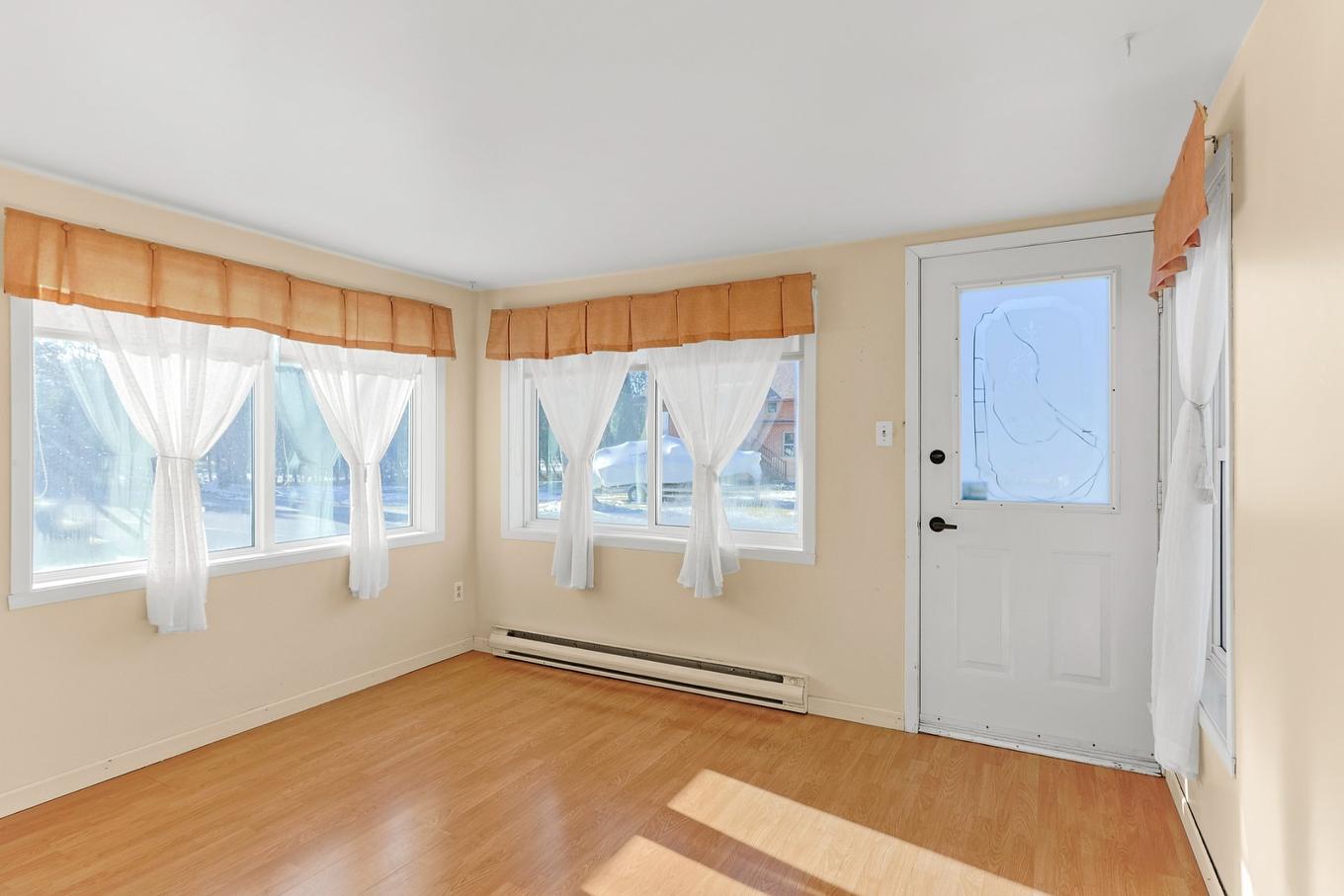 Hall - 22 Rue St-Joseph, Saint-Louis-De-Gonzague, QC - Indoor Photo Showing Other Room