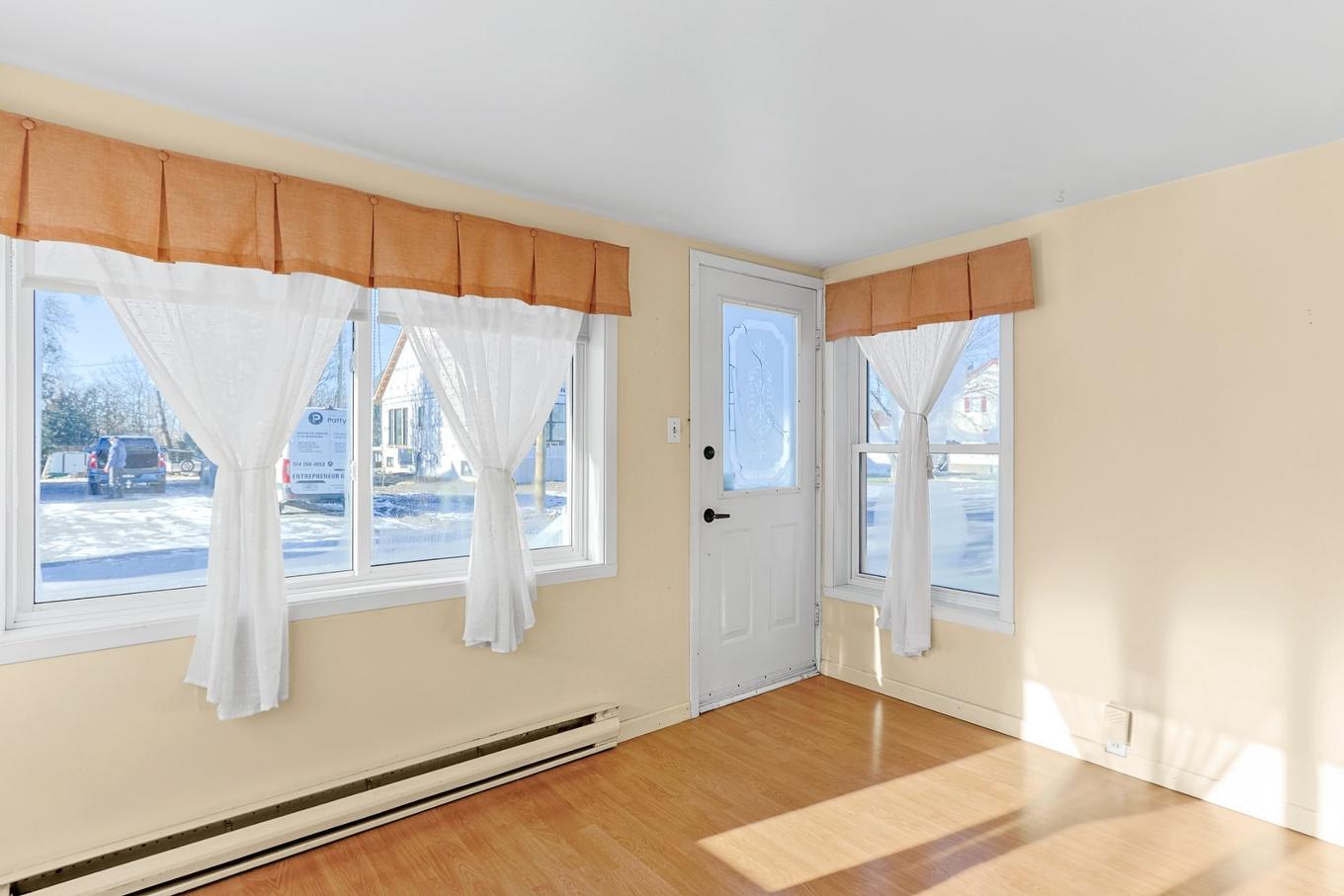Hall - 22 Rue St-Joseph, Saint-Louis-De-Gonzague, QC - Indoor Photo Showing Other Room