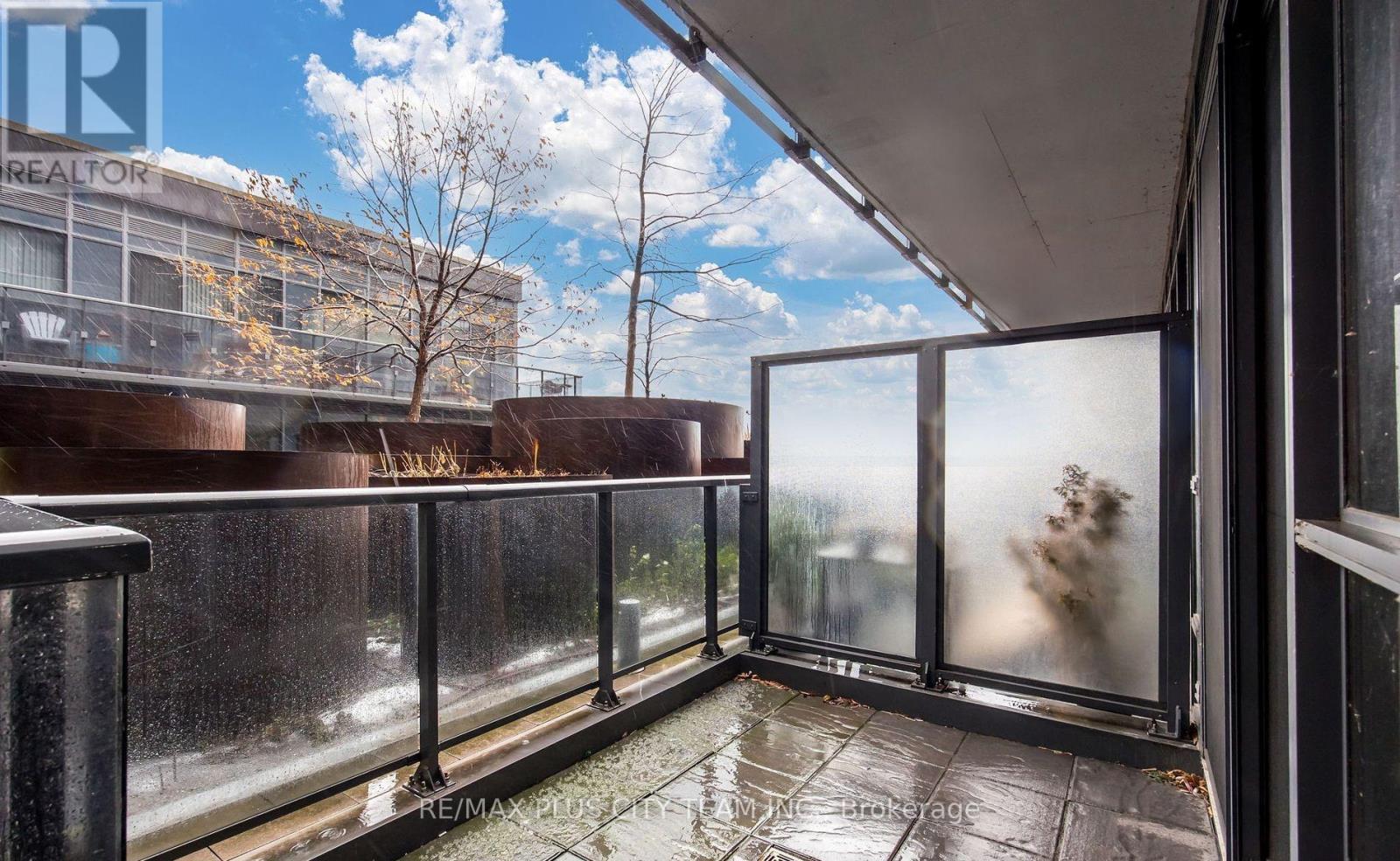 318 - 1030 King Street W, Toronto, ON - Outdoor