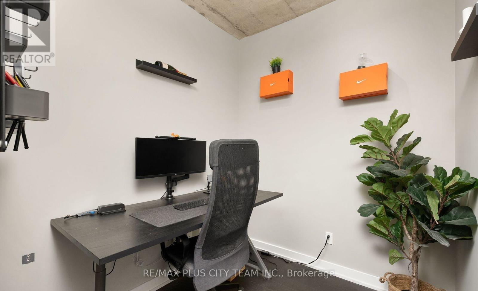 318 - 1030 King Street W, Toronto, ON - Indoor Photo Showing Office