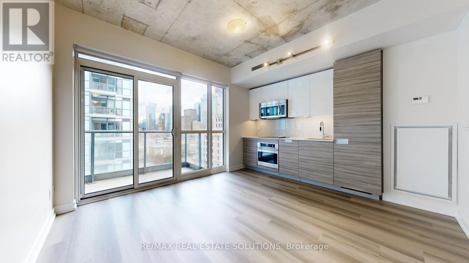 1303 - 210 Simcoe Street, Toronto, ON - Indoor Photo Showing Other Room