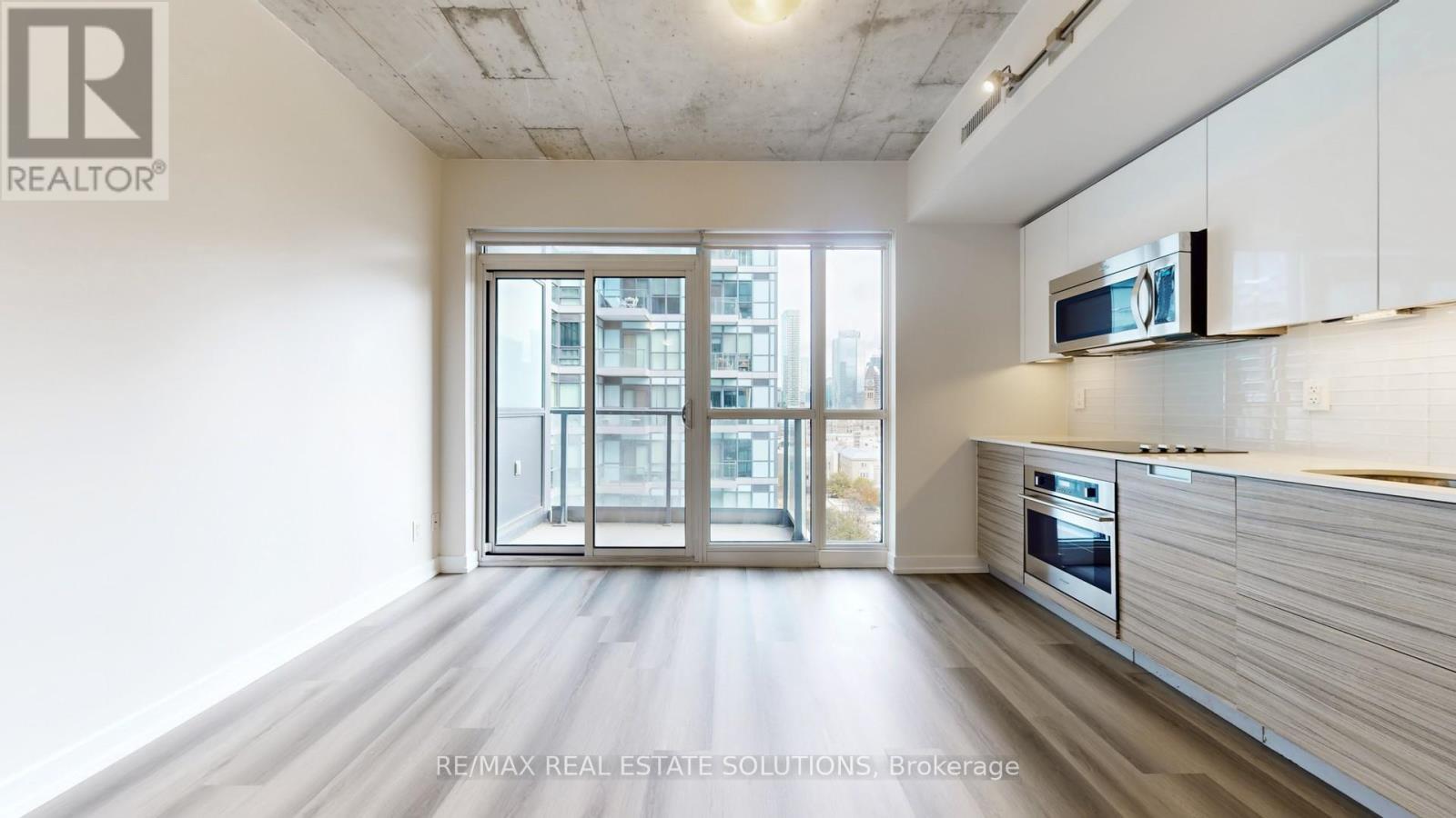 1303 - 210 Simcoe Street, Toronto, ON - Indoor Photo Showing Other Room