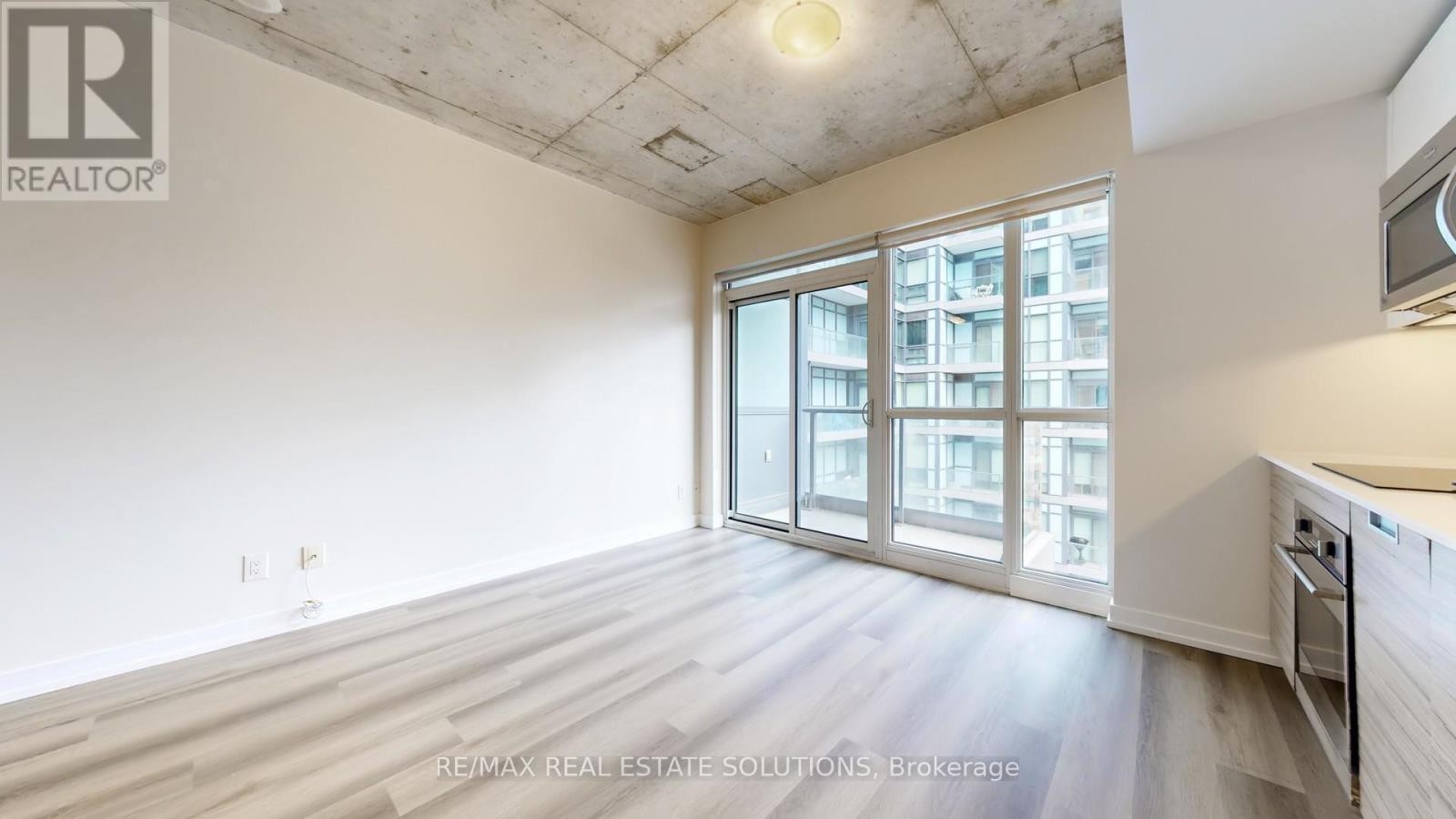1303 - 210 Simcoe Street, Toronto, ON - Indoor