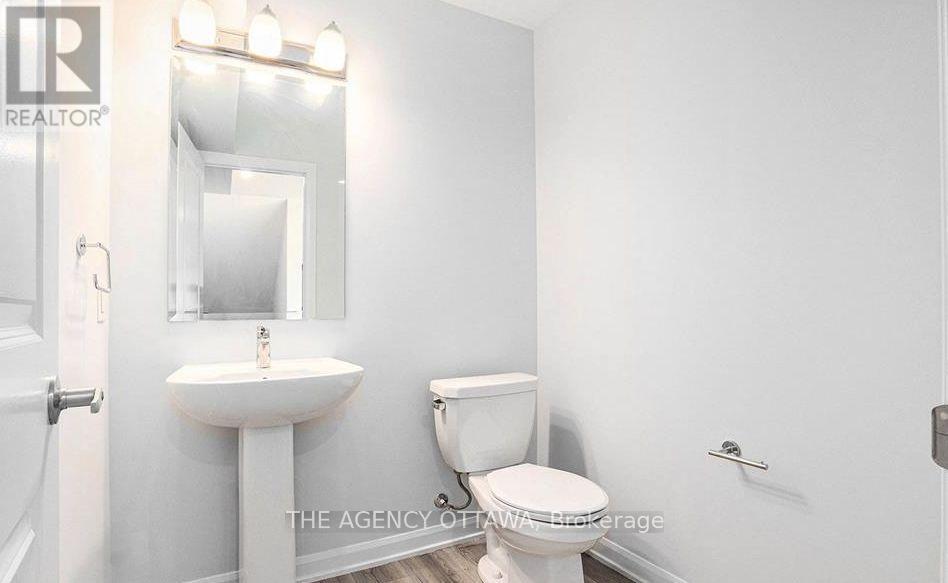 16 - 401 Glenroy Gilbert Drive, Ottawa, ON - Indoor Photo Showing Bathroom