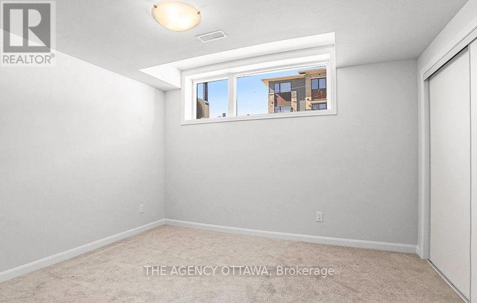 16 - 401 Glenroy Gilbert Drive, Ottawa, ON - Indoor Photo Showing Other Room
