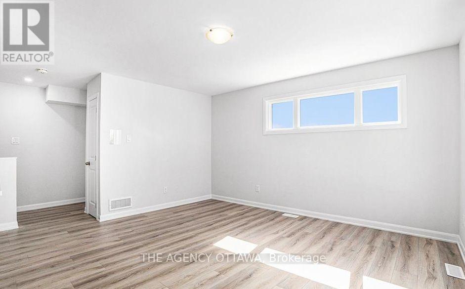 16 - 401 Glenroy Gilbert Drive, Ottawa, ON - Indoor Photo Showing Other Room