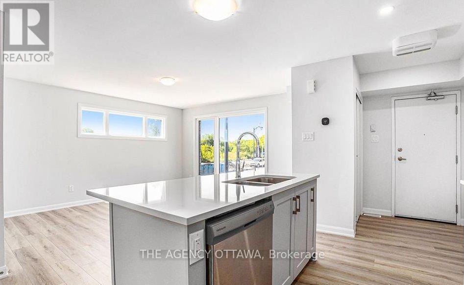 16 - 401 Glenroy Gilbert Drive, Ottawa, ON - Indoor Photo Showing Kitchen With Double Sink