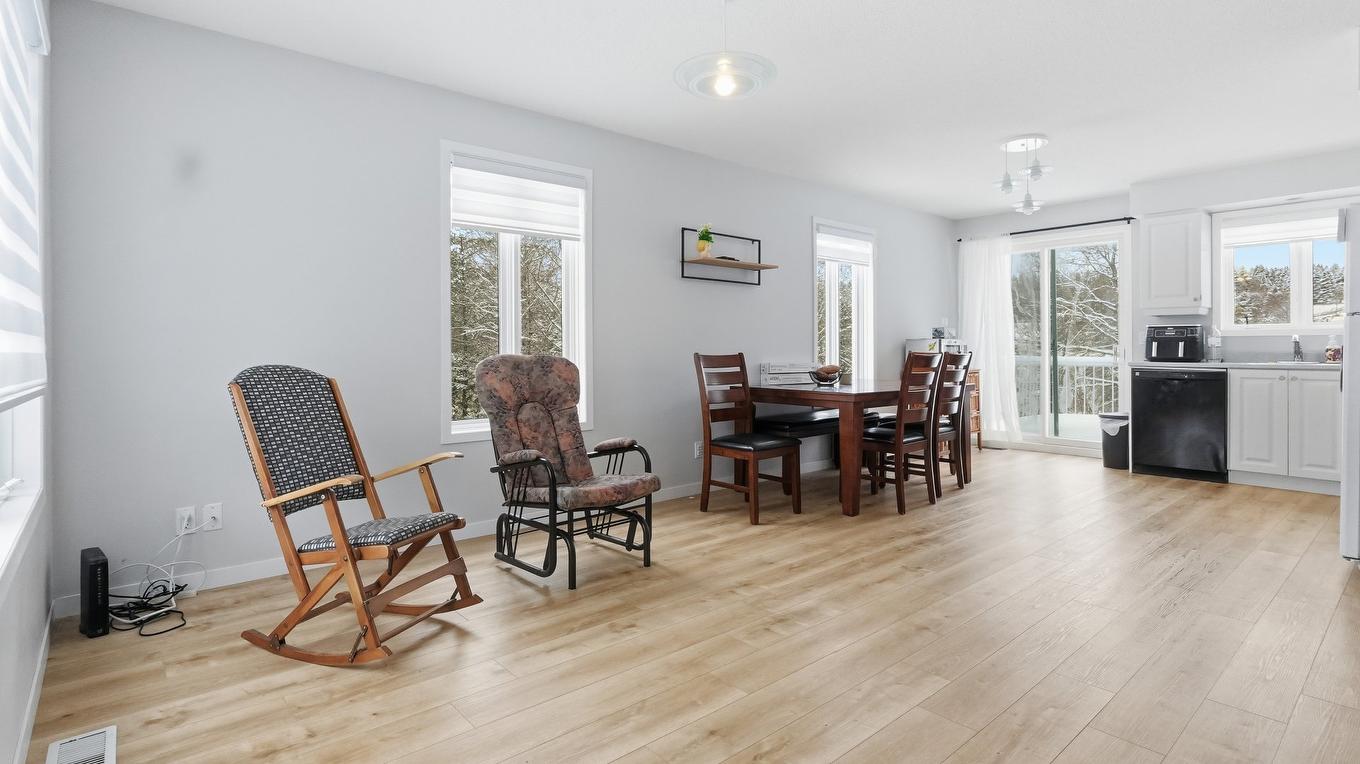 Salon - 3343 Rue Rodrigue, Saint-Simon-Les-Mines, QC - Indoor Photo Showing Other Room