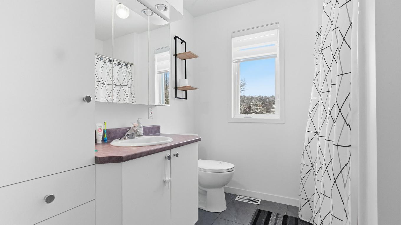 Salle de bains - 3343 Rue Rodrigue, Saint-Simon-Les-Mines, QC - Indoor Photo Showing Bathroom