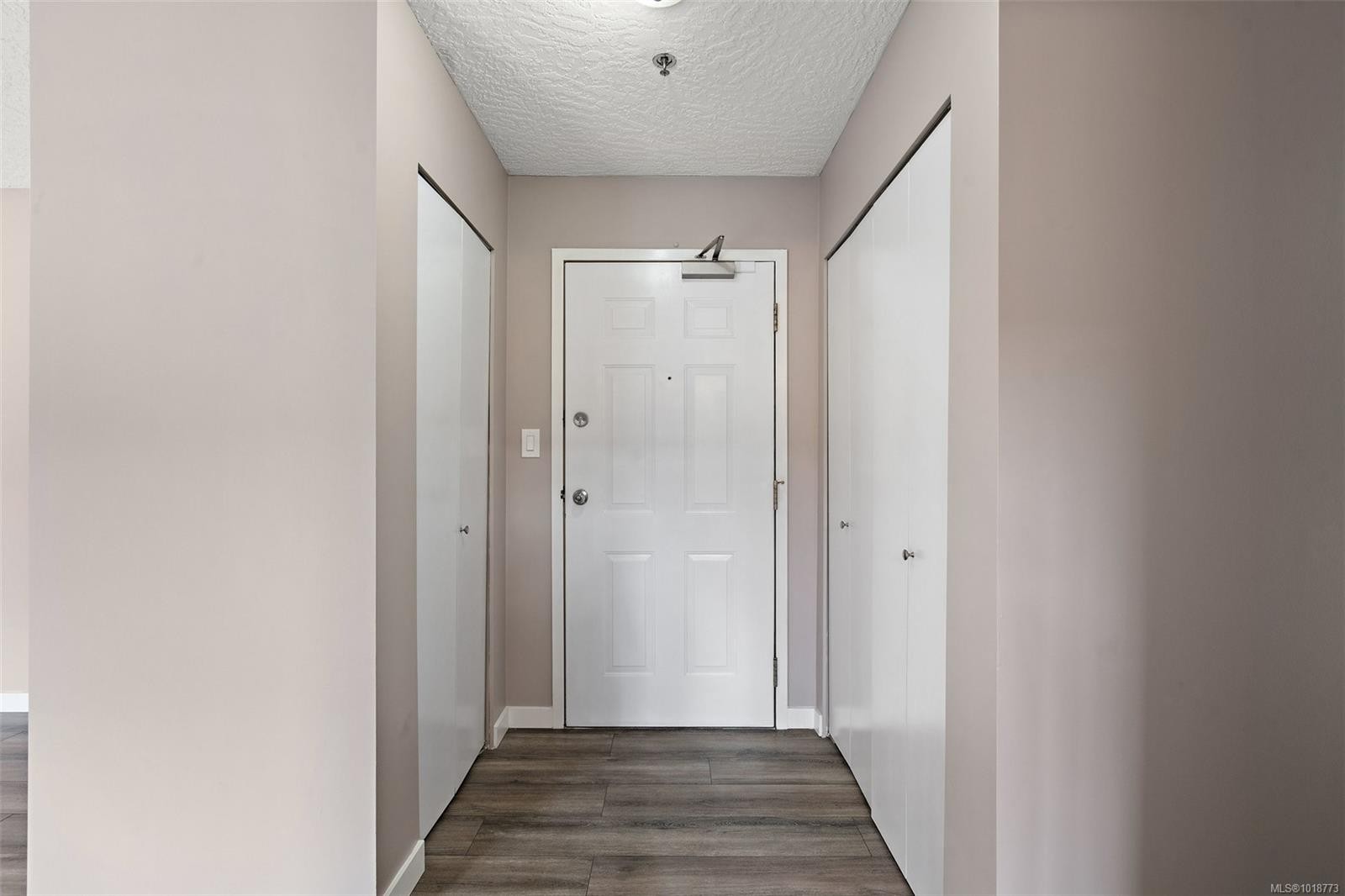 209-3460 Quadra St, Victoria, BC - Indoor Photo Showing Other Room