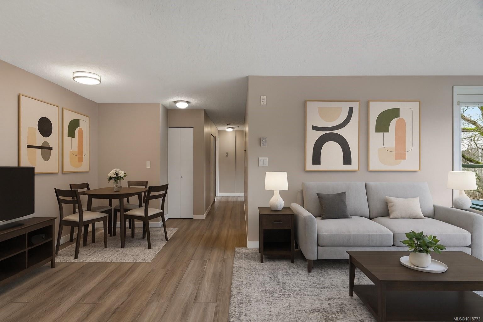 209-3460 Quadra St, Victoria, BC - Indoor Photo Showing Living Room