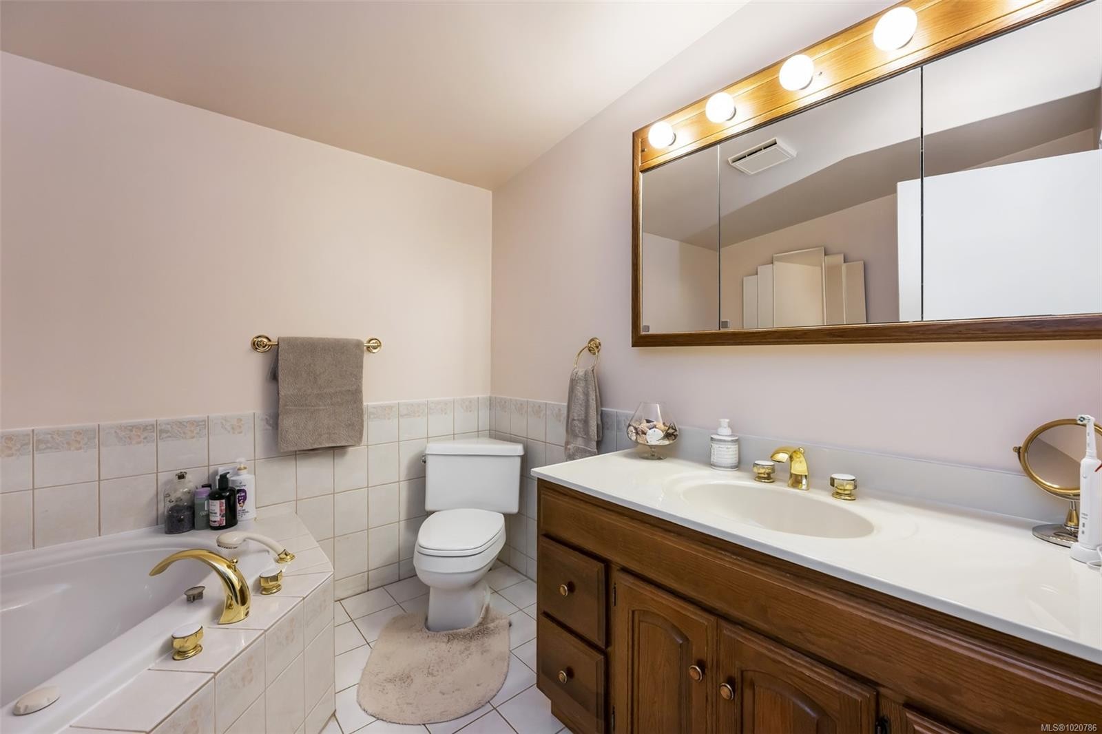 1113 Neild Rd, Metchosin, BC